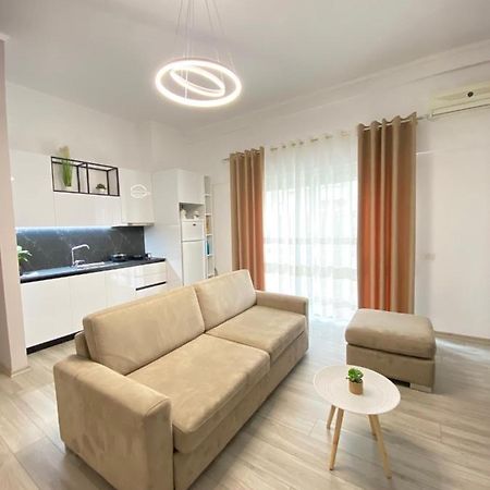 Newly Renovated One Bedroom Apartment In Tirana Esterno foto