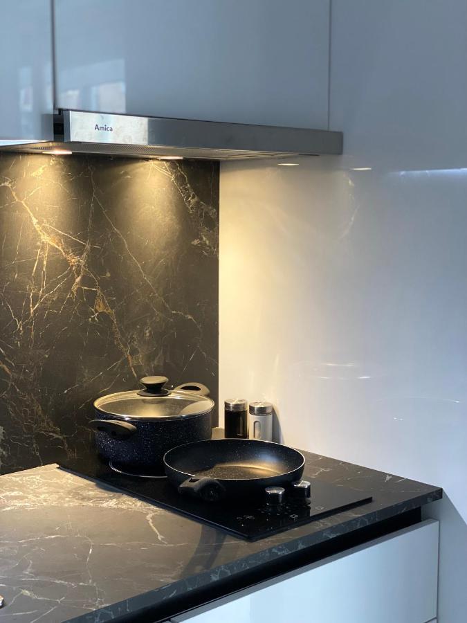 Newly Renovated One Bedroom Apartment In Tirana Esterno foto