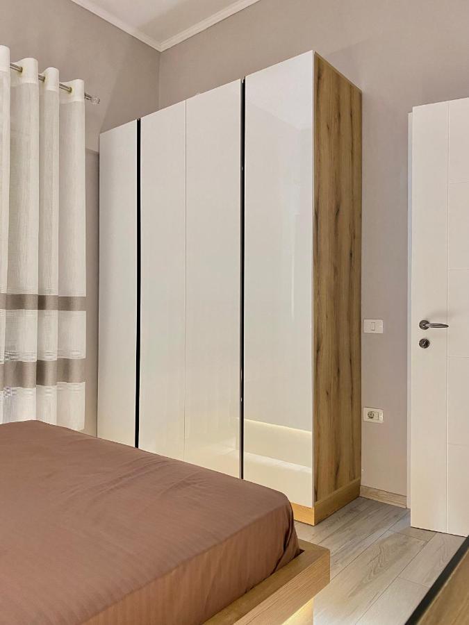 Newly Renovated One Bedroom Apartment In Tirana Esterno foto