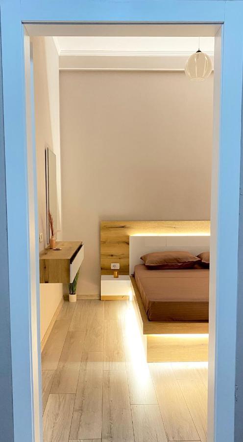 Newly Renovated One Bedroom Apartment In Tirana Esterno foto